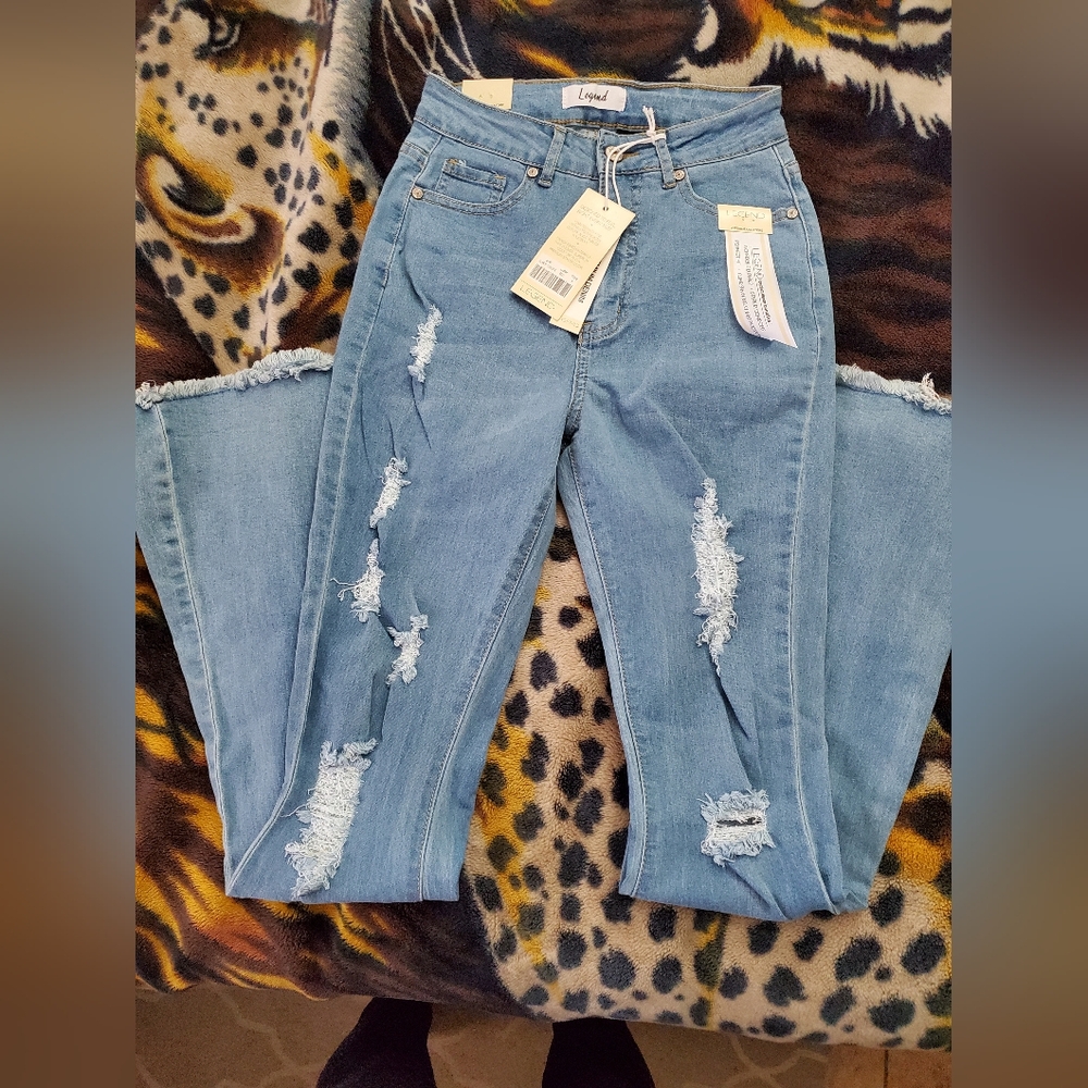 Ripped, flair jeans
